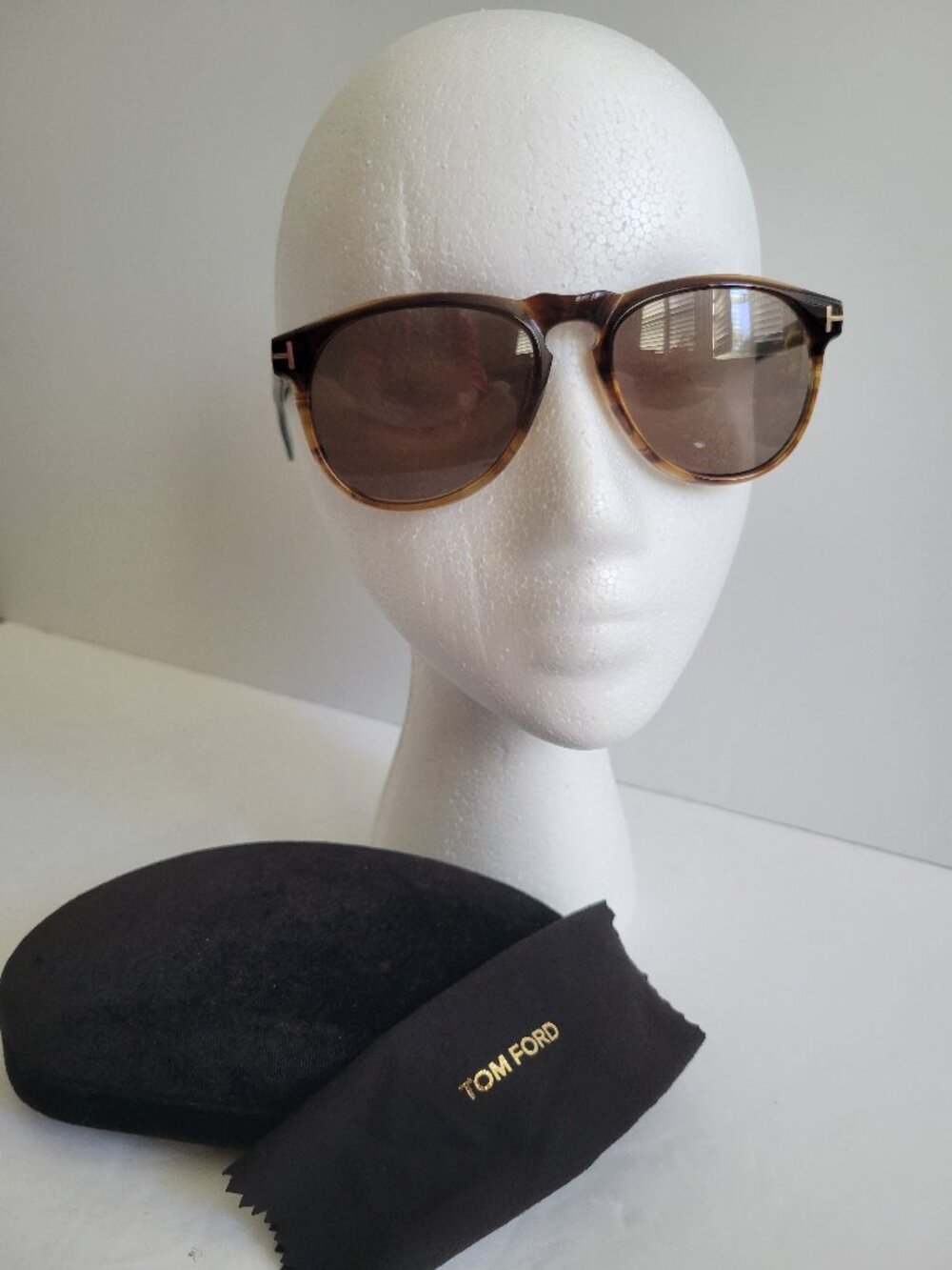 Tom Ford TF291 Flynn Like New Brown Aviator Sunglasses Italy Unisex